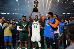 华体会官方平台下载-雄鹿队主场横扫雷霆队