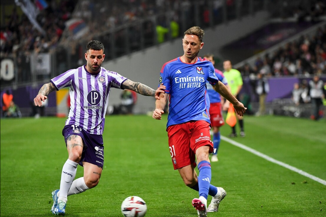 关于法兰克福队员互相配合，连战连胜的信息