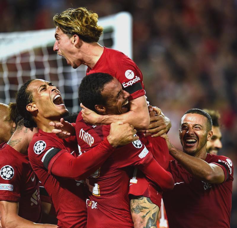 阿贾克斯艰难取胜，勇夺半决赛资格