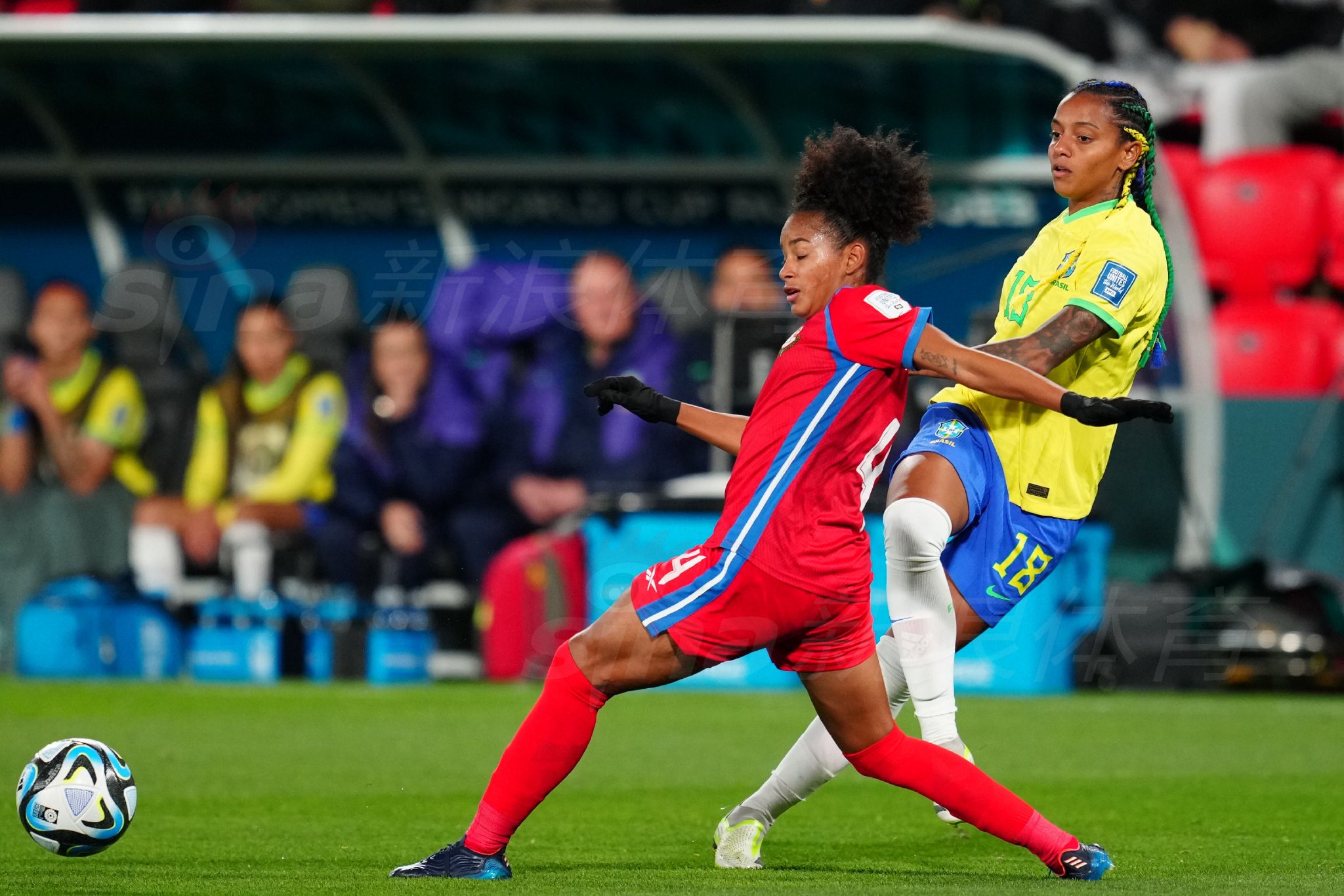巴拿马女足击败哥伦比亚女足，取得胜利